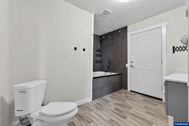 1437 SW 10th St, Dallas, OR 97338