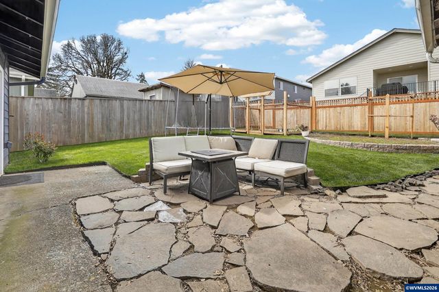 1437 SW 10th St, Dallas, OR 97338