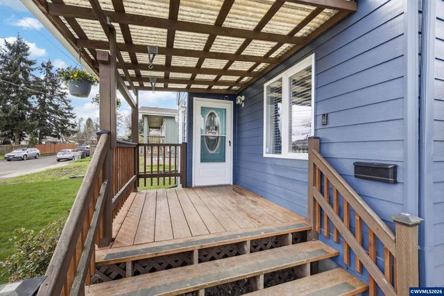 1437 SW 10th St, Dallas, OR 97338