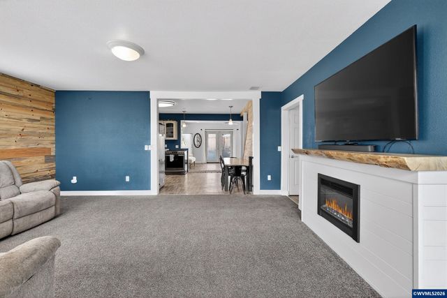 1437 SW 10th St, Dallas, OR 97338