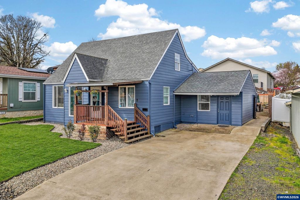 1437 SW 10th St, Dallas, OR 97338