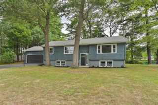 11 Cottonwood Drive, Hudson, NH 03051