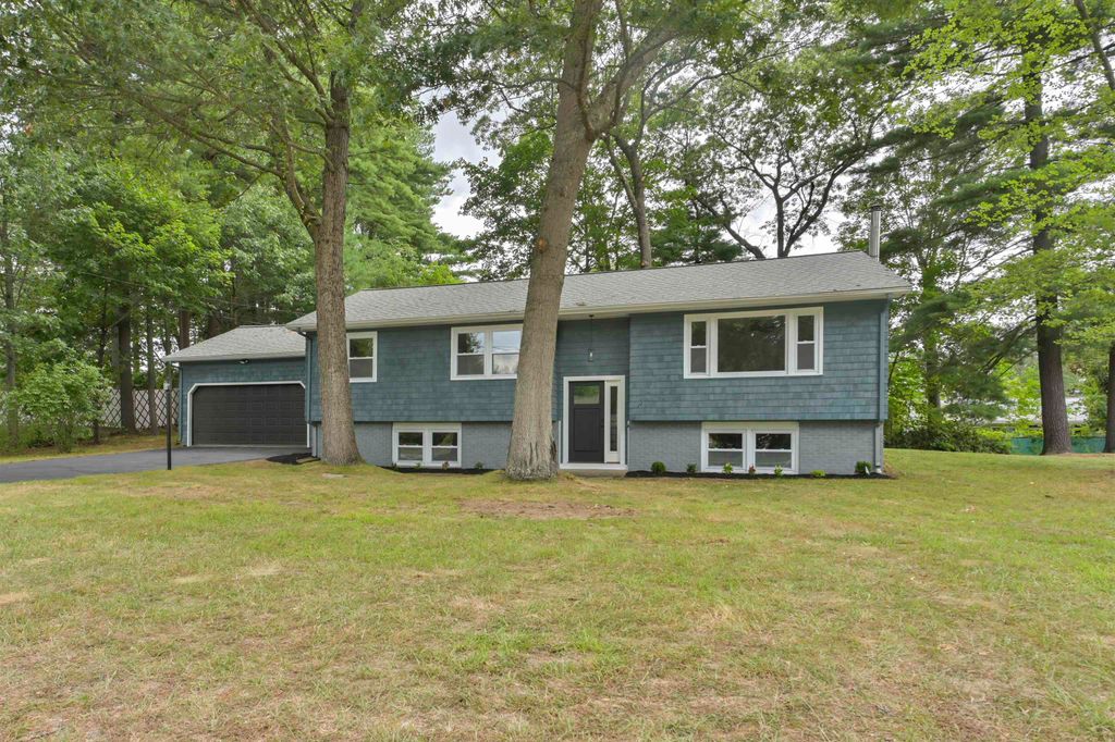 11 Cottonwood Drive, Hudson, NH 03051