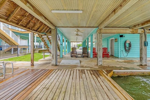 1222 Oahu Drive, Galveston, TX 77554