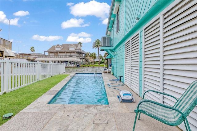 1222 Oahu Drive, Galveston, TX 77554