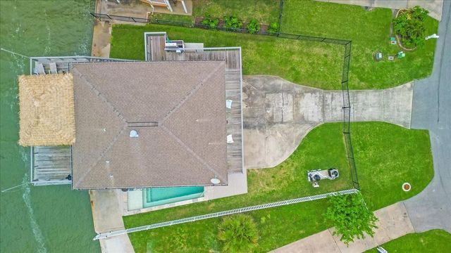 1222 Oahu Drive, Galveston, TX 77554