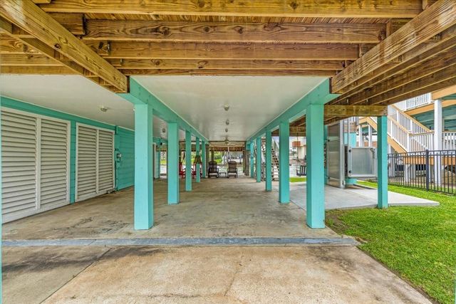 1222 Oahu Drive, Galveston, TX 77554