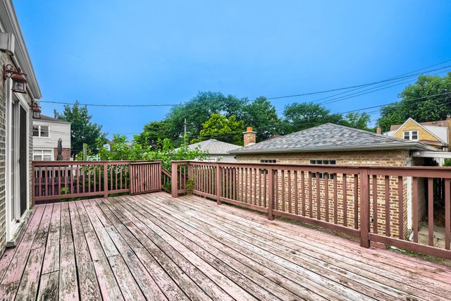 5310 N Lockwood Avenue, Chicago, IL 60630