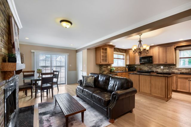 5310 N Lockwood Avenue, Chicago, IL 60630