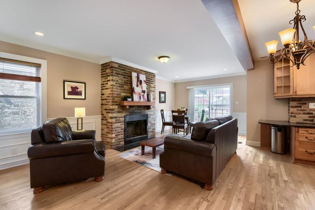 5310 N Lockwood Avenue, Chicago, IL 60630