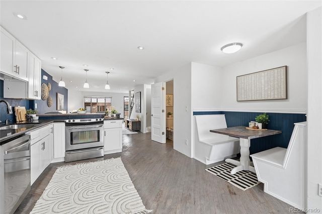 9850 W Stanford Avenue B, Littleton, CO 80123