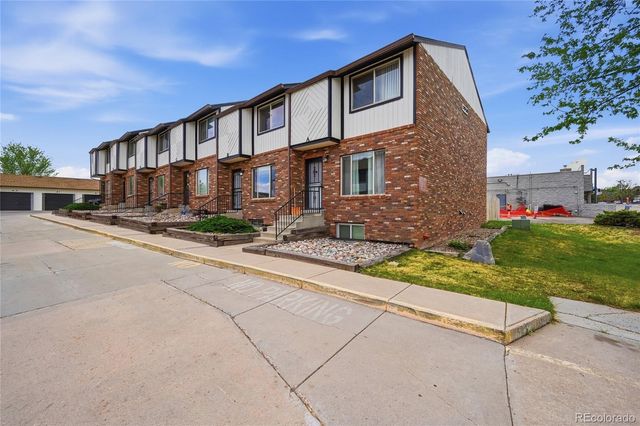 9850 W Stanford Avenue B, Littleton, CO 80123