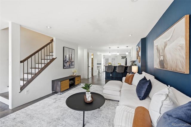 9850 W Stanford Avenue B, Littleton, CO 80123