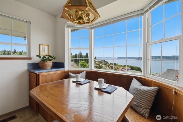 3622 Olympic Boulevard W, University Place, WA 98466