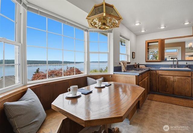 3622 Olympic Boulevard W, University Place, WA 98466