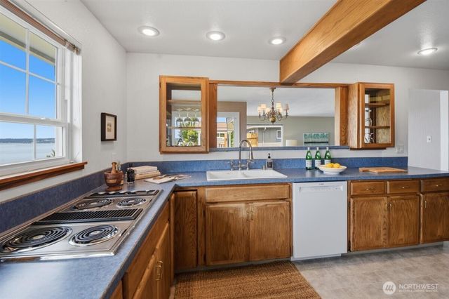3622 Olympic Boulevard W, University Place, WA 98466