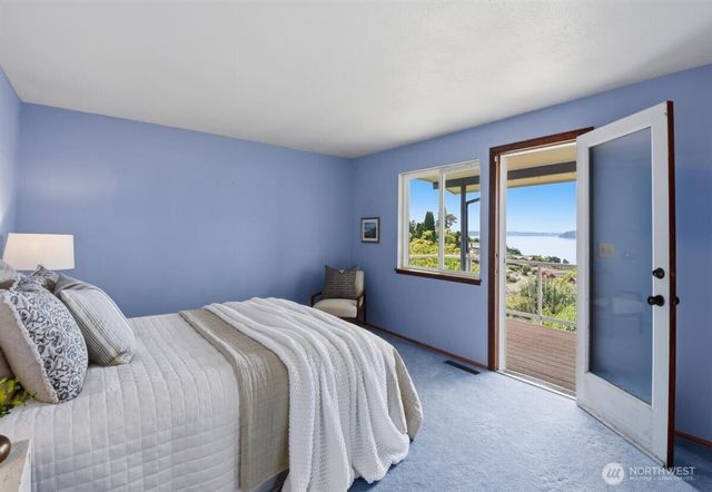 3622 Olympic Boulevard W, University Place, WA 98466