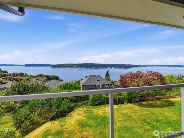 3622 Olympic Boulevard W, University Place, WA 98466
