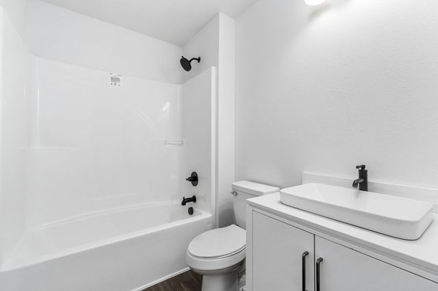 141 Sky View Meadow Dr, Crossville, TN 38555