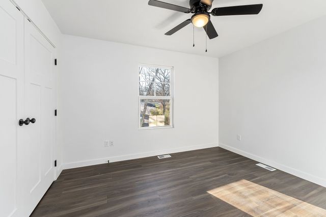 141 Sky View Meadow Dr, Crossville, TN 38555