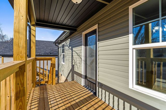 141 Sky View Meadow Dr, Crossville, TN 38555