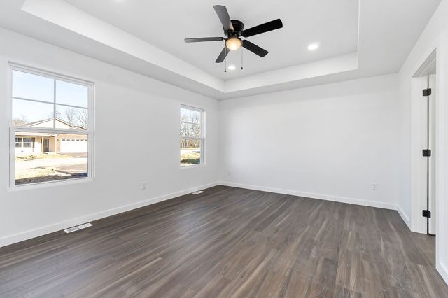 141 Sky View Meadow Dr, Crossville, TN 38555