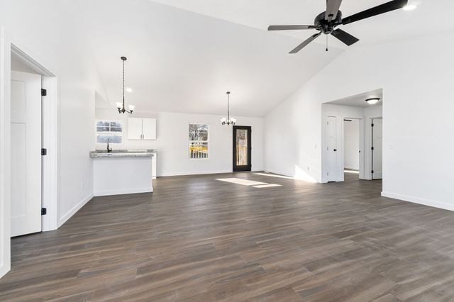 141 Sky View Meadow Dr, Crossville, TN 38555