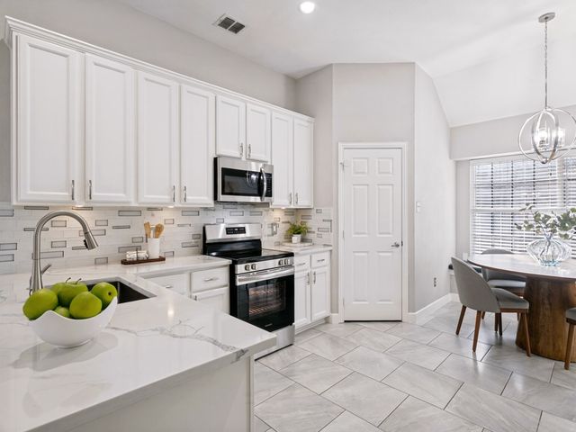 1600 Yellowstone Avenue, Lewisville, TX 75077