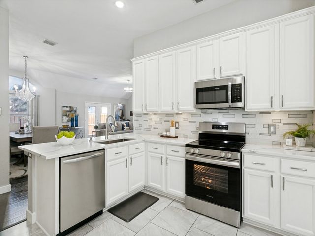 1600 Yellowstone Avenue, Lewisville, TX 75077