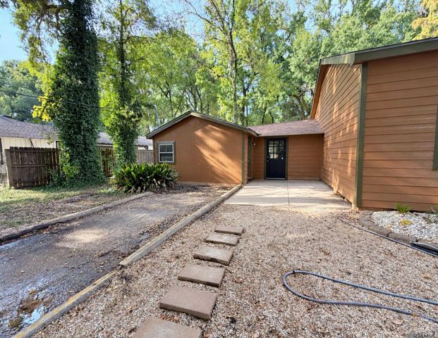 5617 Hermitage Dr, Baton Rouge, LA 70806