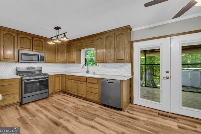 15 Porter Circle, Hampton, GA 30228