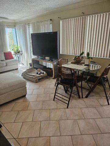 1045 SE 15th Street 13c, Fort Lauderdale, FL 33316