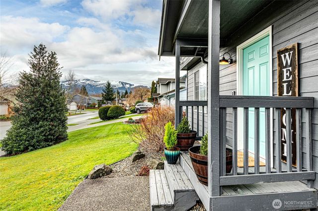 1107 Loves Hill Drive, Sultan, WA 98294