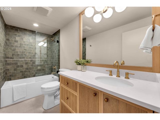2609 Se BALBOA Dr, Vancouver, WA 98683
