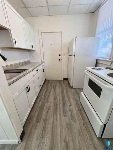 614 S 2nd Ave Avenue, Sioux Falls, SD 57104