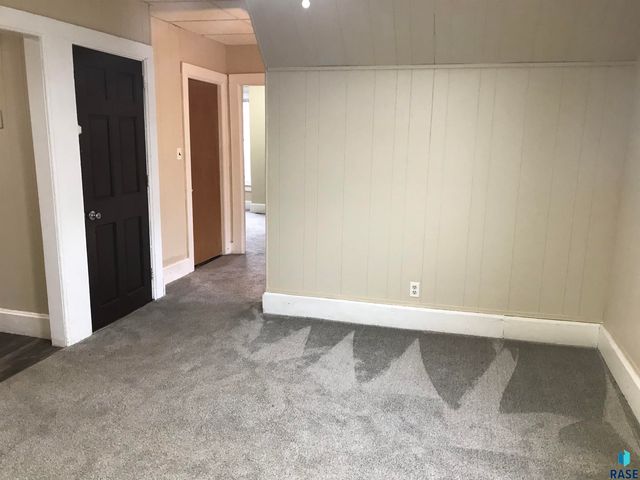 614 S 2nd Ave Avenue, Sioux Falls, SD 57104