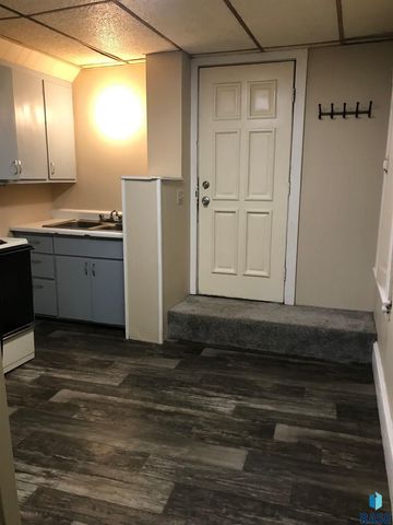 614 S 2nd Ave Avenue, Sioux Falls, SD 57104