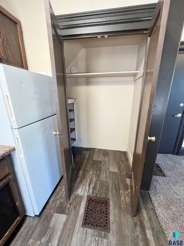 614 S 2nd Ave Avenue, Sioux Falls, SD 57104