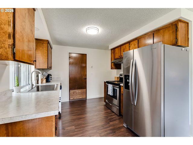 1085 STILLMAN Ave, Eugene, OR 97404