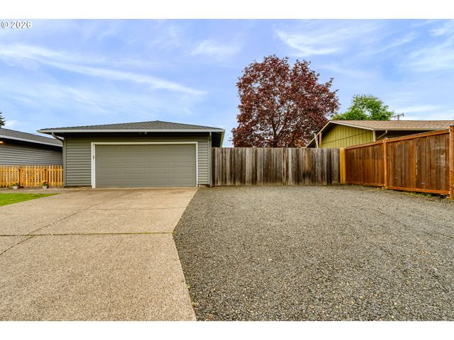 1085 STILLMAN Ave, Eugene, OR 97404