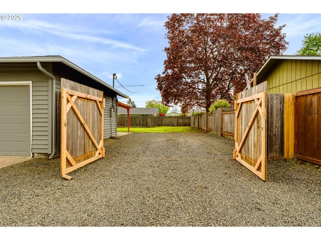 1085 STILLMAN Ave, Eugene, OR 97404