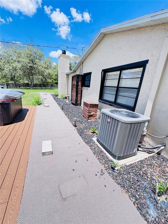 Image 17 of property listing at 7590 N CAESAR POINT, Dunnellon, FL 34433