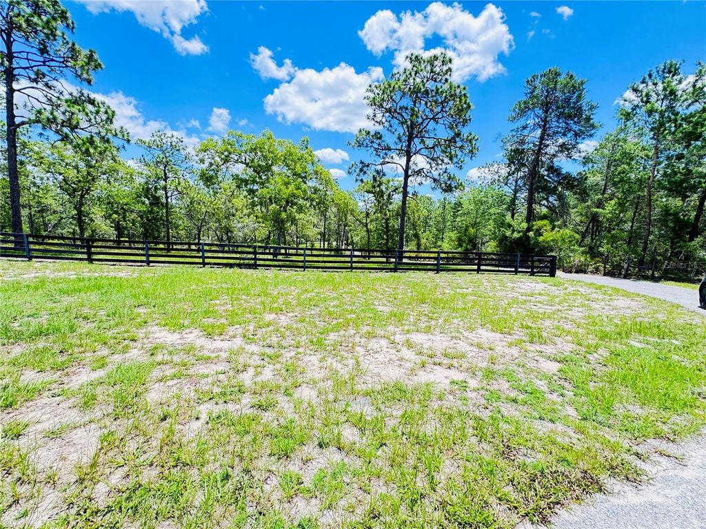 Image 20 of property listing at 7590 N CAESAR POINT, Dunnellon, FL 34433