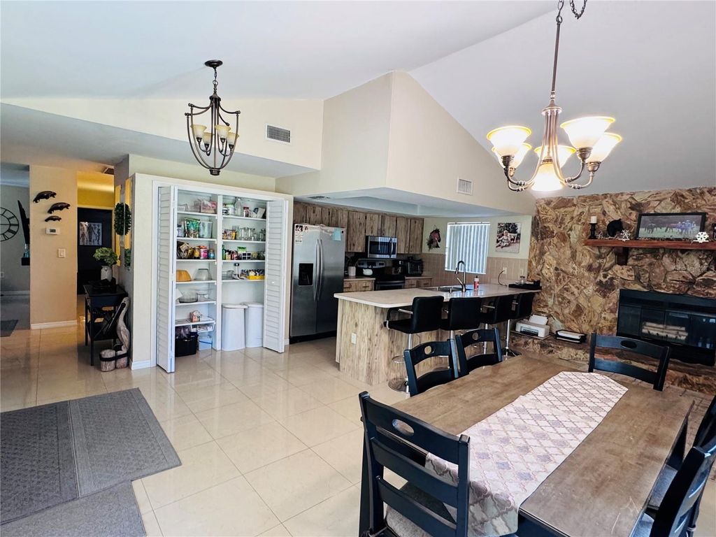Image 4 of property listing at 7590 N CAESAR POINT, Dunnellon, FL 34433