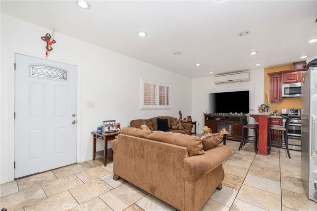 10240 Atlantic Ave, South Gate, CA 90280