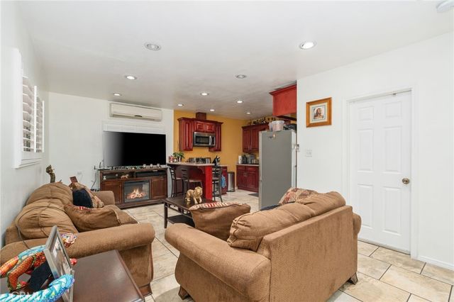 10240 Atlantic Ave, South Gate, CA 90280