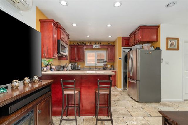 10240 Atlantic Ave, South Gate, CA 90280