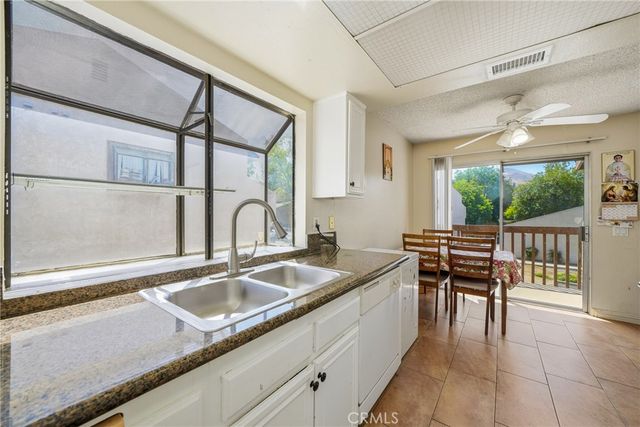 1251 S Meadow 120, Colton, CA 92324