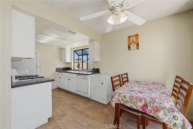 1251 S Meadow 120, Colton, CA 92324