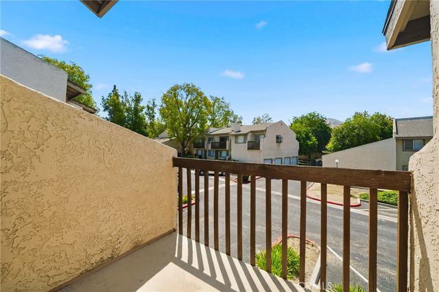 1251 S Meadow 120, Colton, CA 92324
